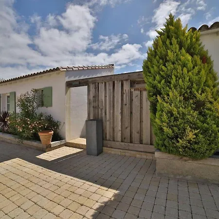 Charming In Le Bois-plage With Private Pool Villa